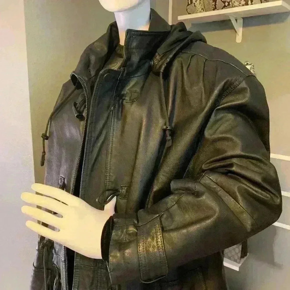 I.O.U - Picture 8 of 10